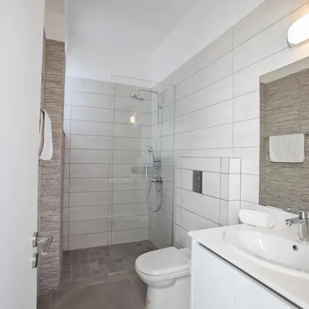 Olivine Ol5 Protaras