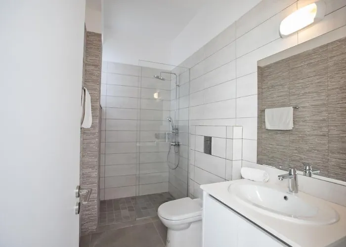 Olivine Ol5 Protaras